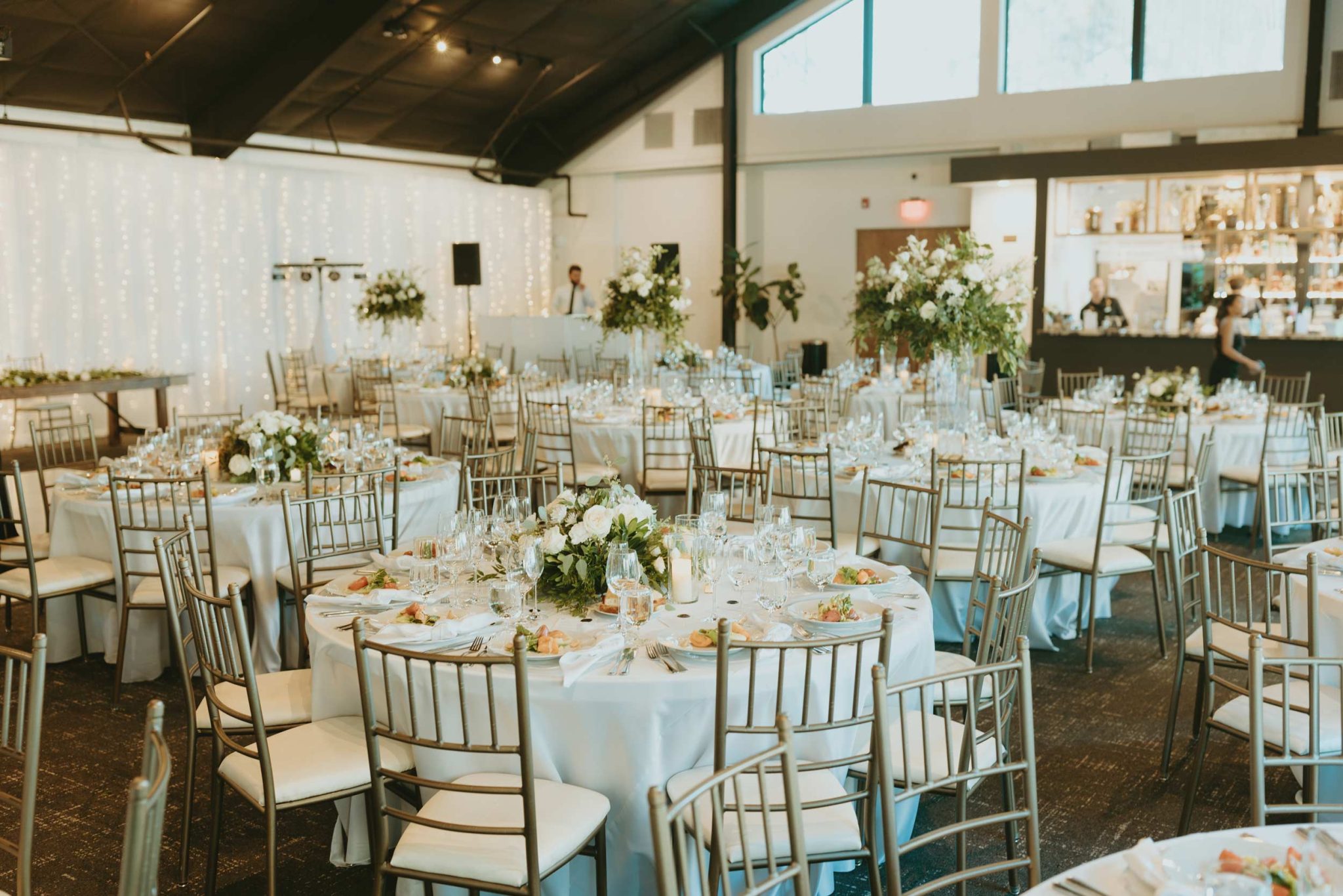 midday wedding tables scaled